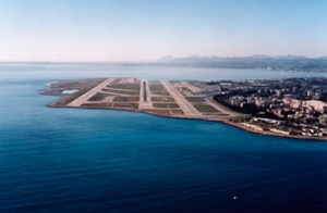 Aterratges a la capçalera 22R de l'aeroport de Niça